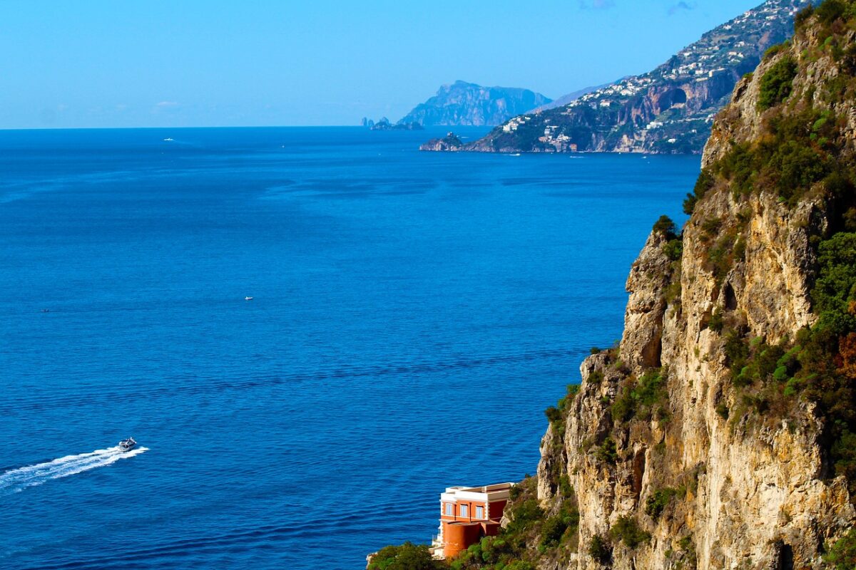 Questo piccolissimo borgo che non tutti conoscono è così incredibile che fa parte dei Borghi più belli d’Italia