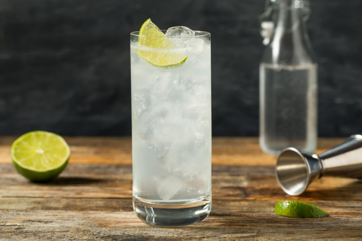 Questo è il cocktail che sta spopolando negli USA ed è accompagnato da numerose leggende