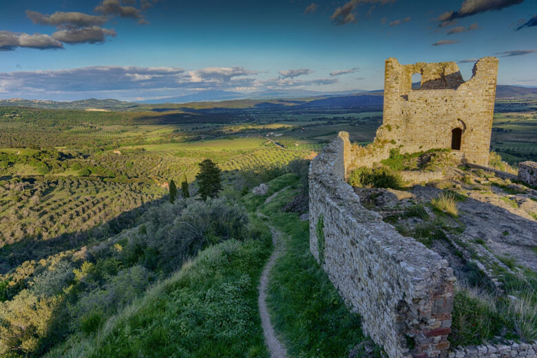 Rocca-Montemassi Rocca-Montemassi