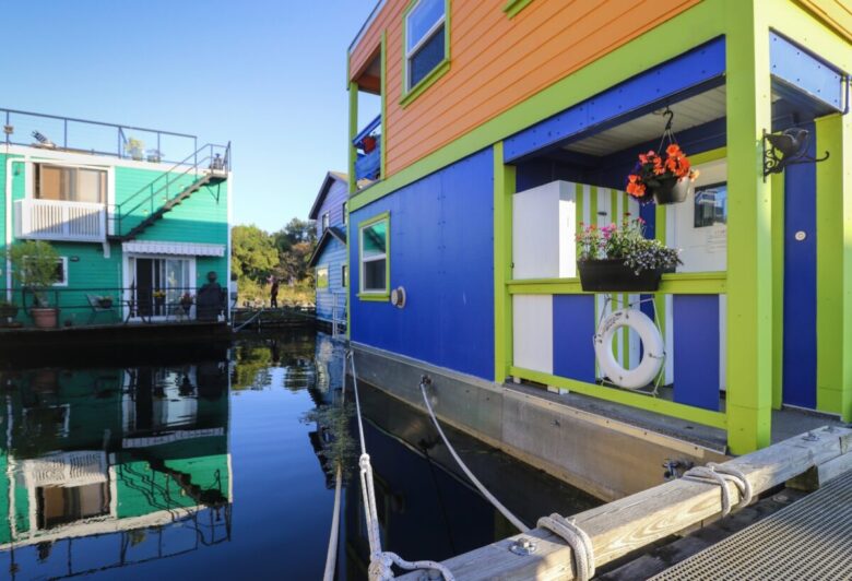 house-boat house-boat