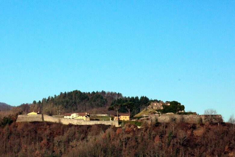Fortezza di Mont'Alfonso castelnuovo garfagnana Fortezza di Mont'Alfonso castelnuovo garfagnana