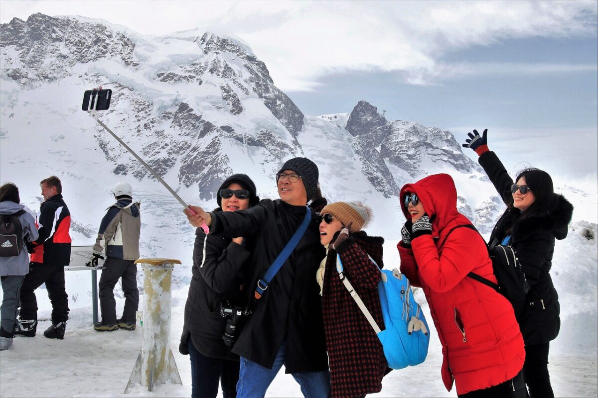 Grazie a questa piattaforma gli over 40 possono condividere esperienze di viaggio con “perfetti sconosciuti”: scoprila