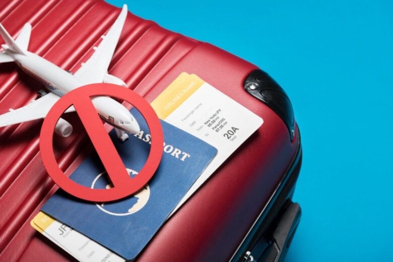 passaporto-viaggio-valigia passaporto-viaggio-valigia