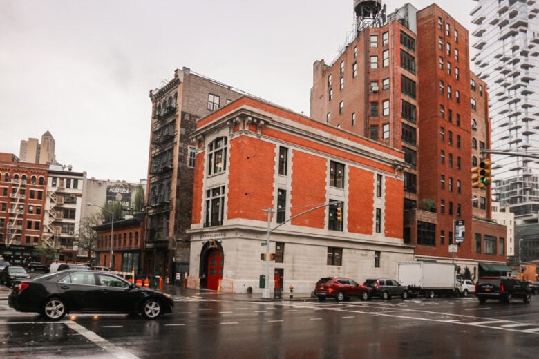 New,York,City/usa,-,04-23-2018:,Real,Ghostbusters,Firehouse