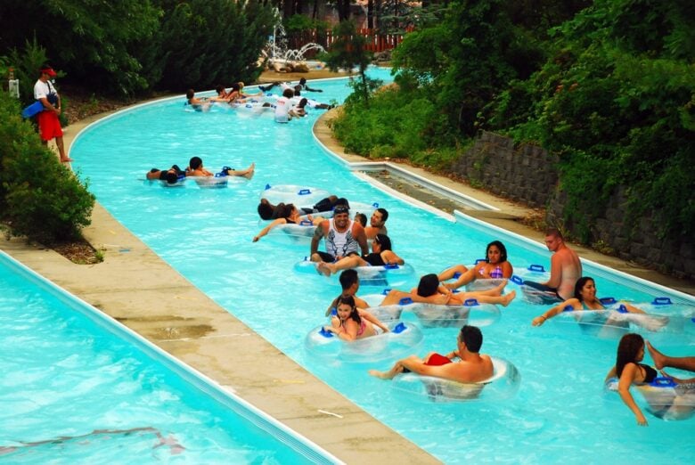 Riverhead,,Ny,,Usa,June,23,People,Enjoy,A,Slow,Lazy