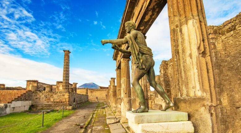 Ancient,Pompei,City,Skyline,And,Bronze,Apollo,Statue,,Italy,Travel