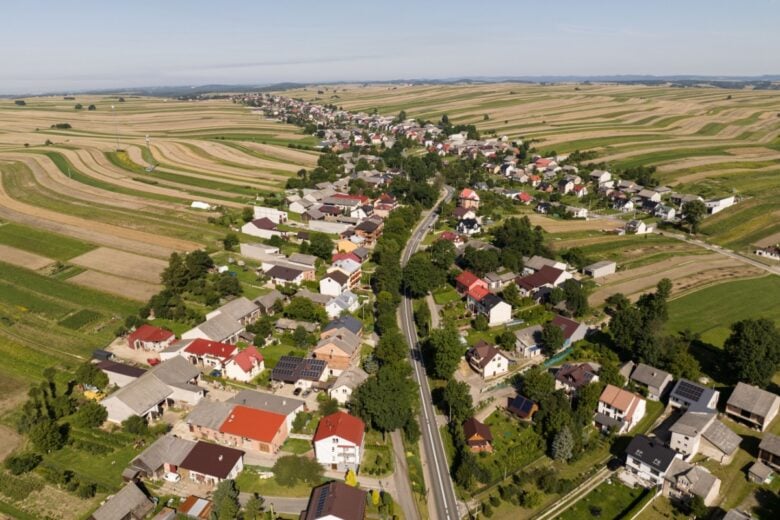 Shutterstock_2434617639