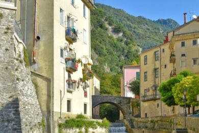 Per qualche ora le strade diventano un fiume: lo spettacolo che tutti vogliono vivere