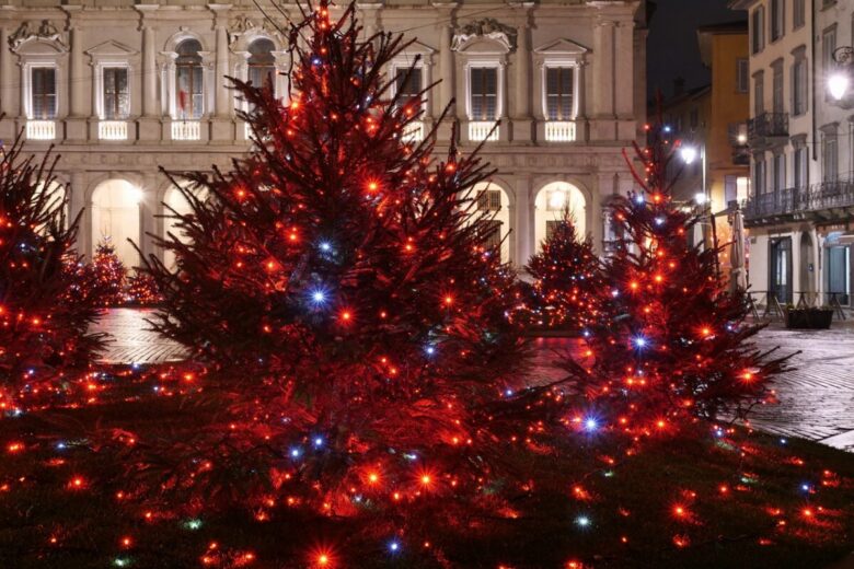 Piazza,Vecchia,Bergamo,Alta,With,Christmas,Decorations,,Bergamo,,Italy