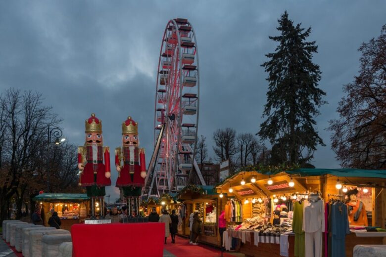Bergamo,,Italy,-,December,5,,2022:,Christmas,Market,And,Ferris
