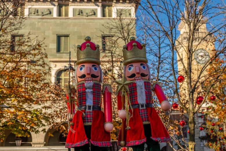 Bergamo,,Italy,December,19,,2023,Christmas,Market,And,Ferris,Wheel,