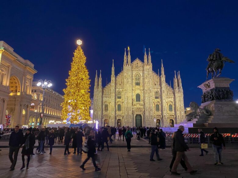 Panorama,Of,Piazza,Duomo,With,New,Year,And,Christmas,Tree.