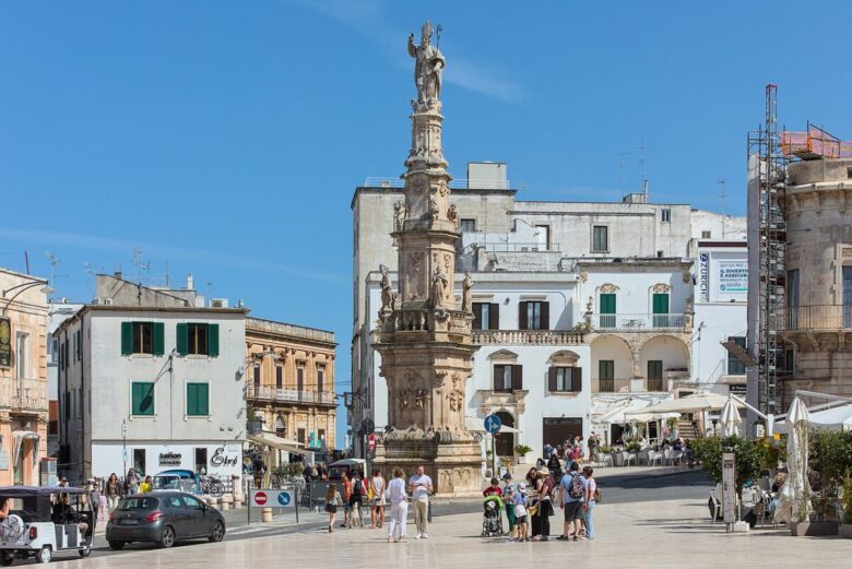 Ostuni_-_Piazza_della_Libertà_-_2