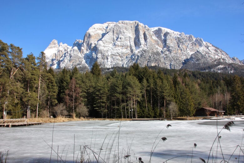 Iced,Lago,Di,Fié,,View,On,Monte,Sciliar,,South,Tyrol,
