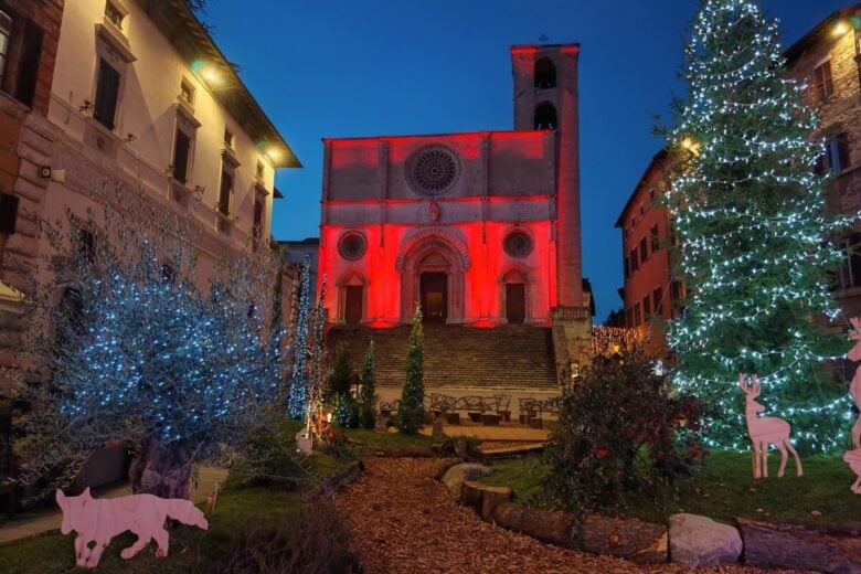 View,Of,Medieval,And,Renaissance,Cathedral,Of,Santissima,Annunziata,(duomo)