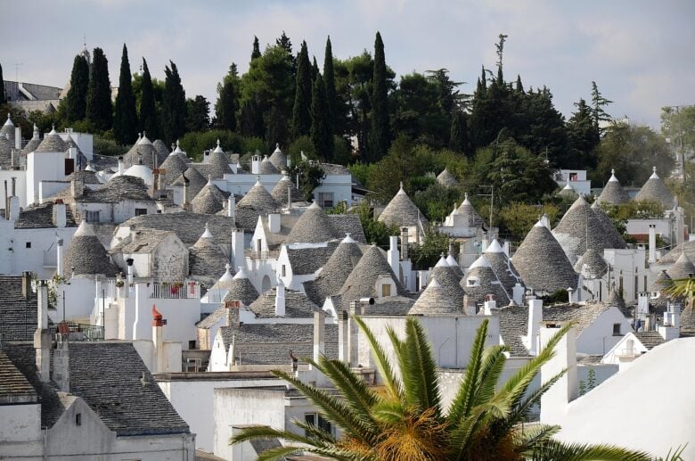 Alberobello, Light