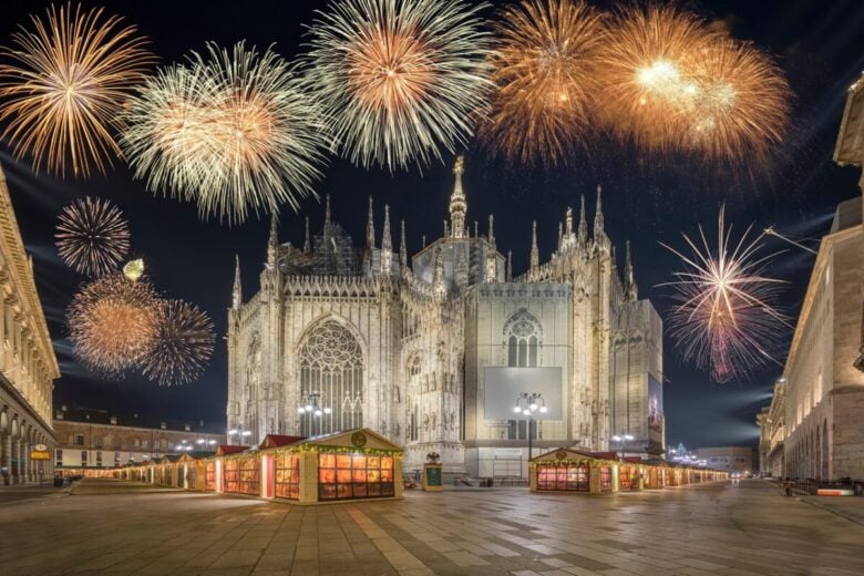 Milan,,Italy,-,April,2022,,09:,Fireworks,On,Piazza,Del Milan,,Italy,-,April,2022,,09:,Fireworks,On,Piazza,Del
