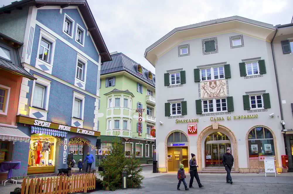 Brunico,,Italy,,14,December,2014:,Family,Walk,Through,The,Coloful