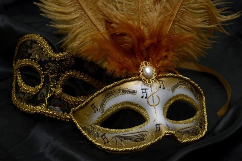 mask, carnival, venice, mysterious, close up, romance, carneval, venezia, masquerade, people, hide, glitter, feathers, black, white, gold, face mask, mask, mask, mask, mask, mask, carnival, masquerade, masquerade, masquerade