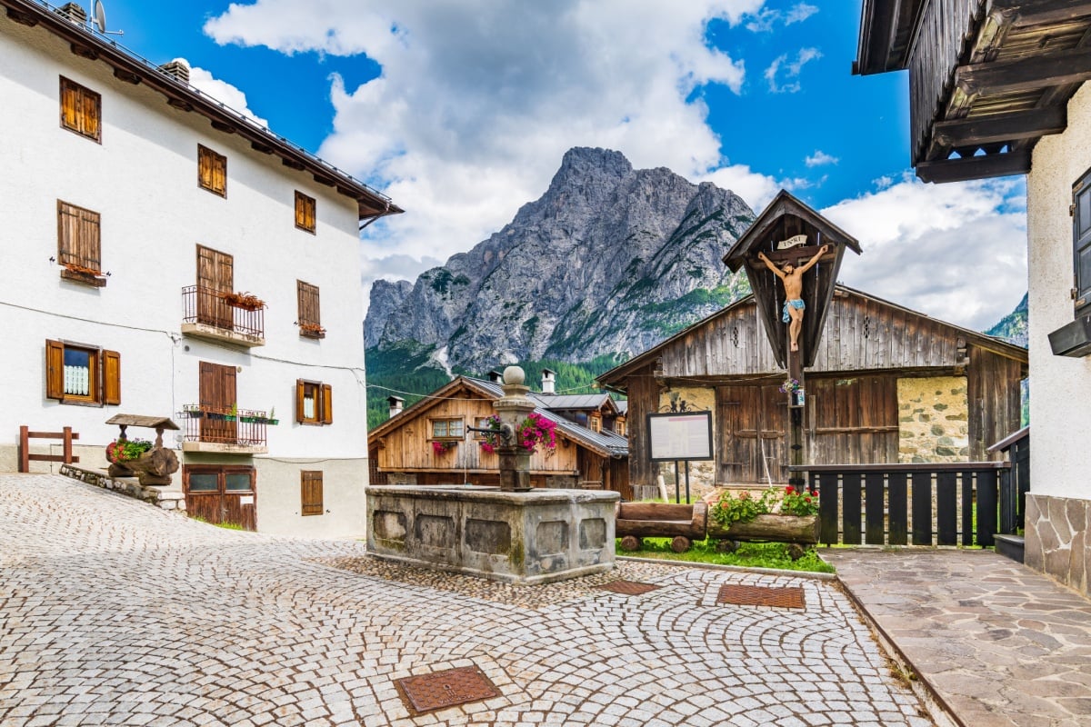 Shutterstock_1943269348