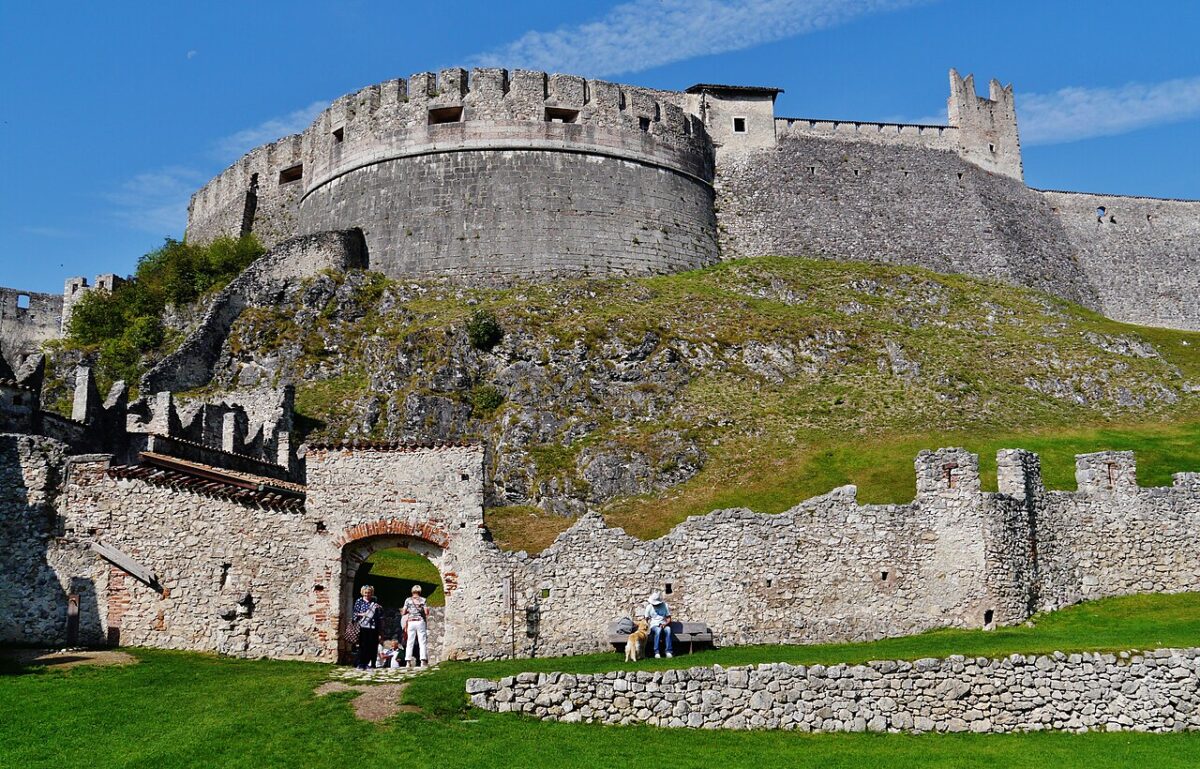 Castel Beseno storia architettura