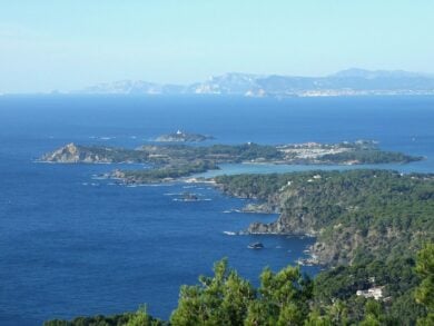 Niente auto, solo mare e vigneti: l’isola perfetta per l’estate 2026 che pochi conoscono