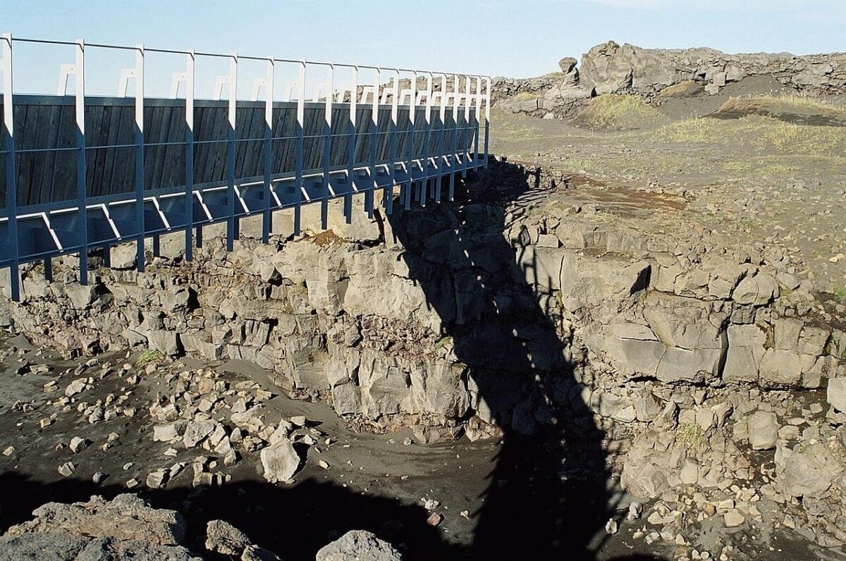 ponte tra due continenti