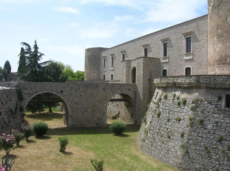 castello-aragonese-venosa