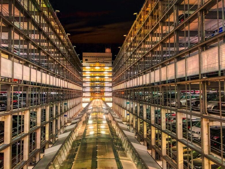 Gli aeroporti dove parcheggiare l'auto costa di più