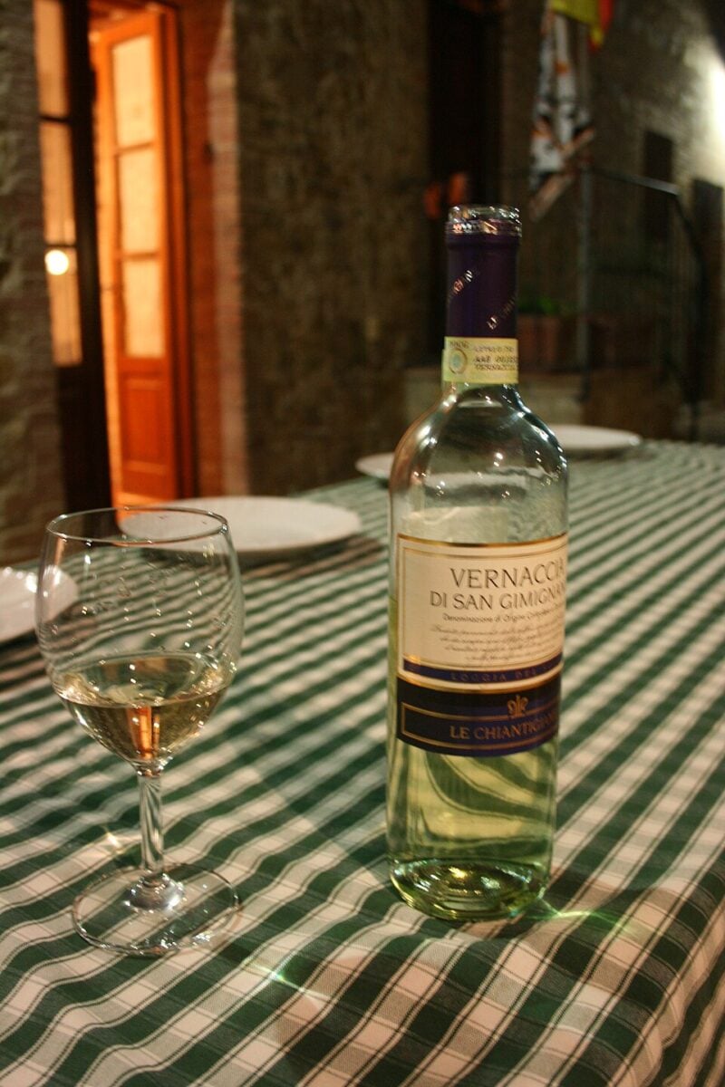 960px-Vernaccia_di_San_Gimignano