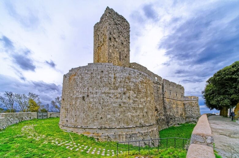 Castello normanno-svevo-angioino-aragonese
