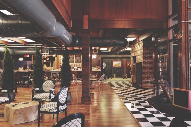 Luxury, Hotel