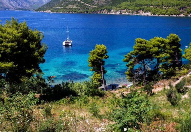 Mali Kosmać isola in vendita