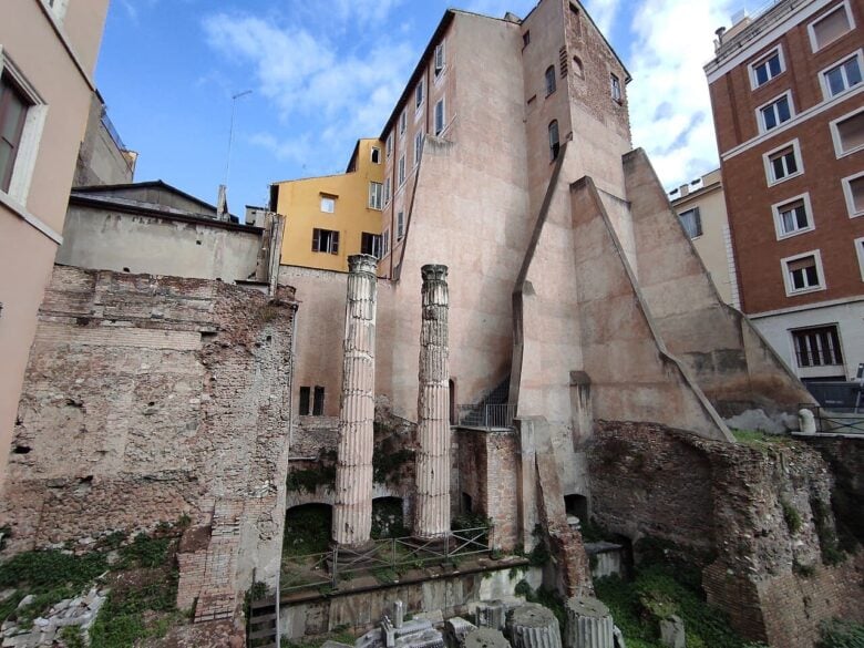 tempio delle Ninfe via delle botteghe oscure