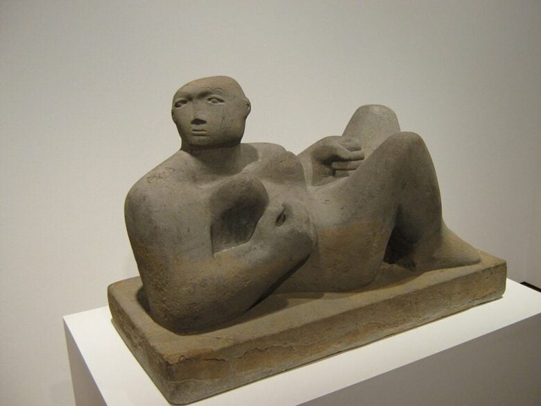 Moore_Reclining_Woman_Ottawa_2015