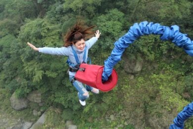 Dove fare bungee jumping in Italia: i migliori ponti per un salto nel vuoto