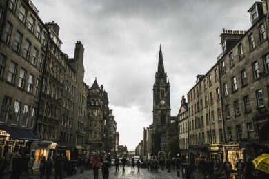 Da oggi visitare Edimburgo significa mettere in conto una spesa in più