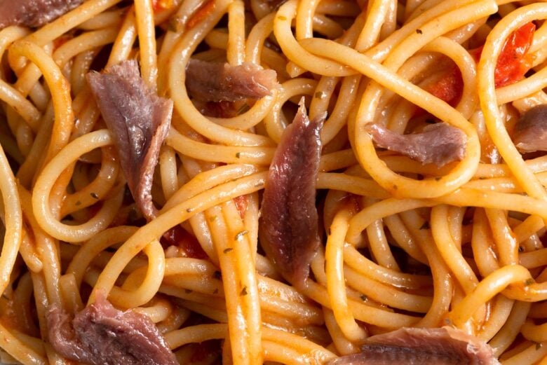 Delicious,Spaghetti,With,Anchovy,Sauce,,Italian,Food
