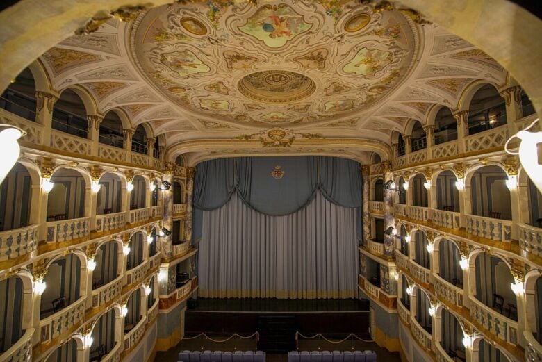 Teatro Lauro Rossi