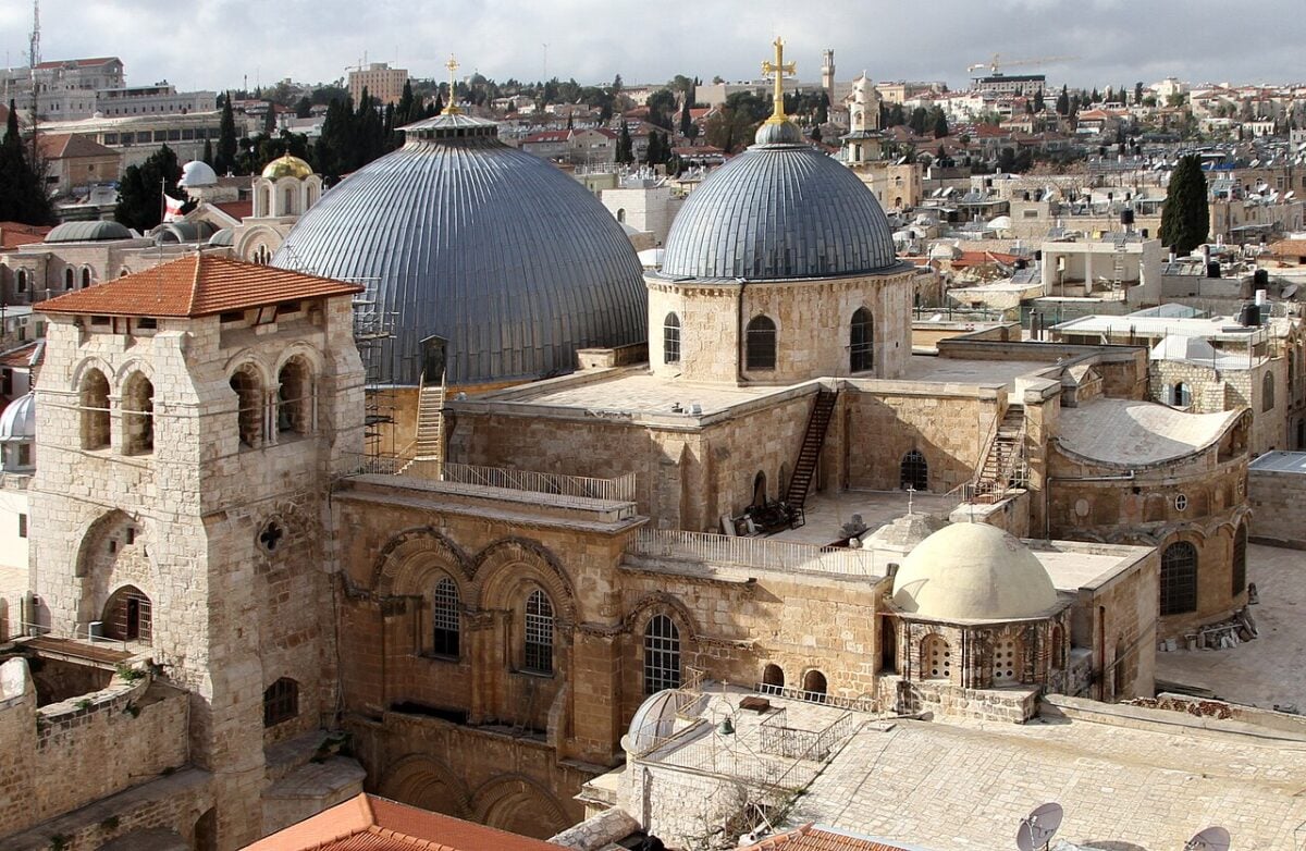 1280px-Church_of_the_Holy_Sepulchre_by_Gerd_Eichmann_(cropped) 1280px-Church_of_the_Holy_Sepulchre_by_Gerd_Eichmann_(cropped)