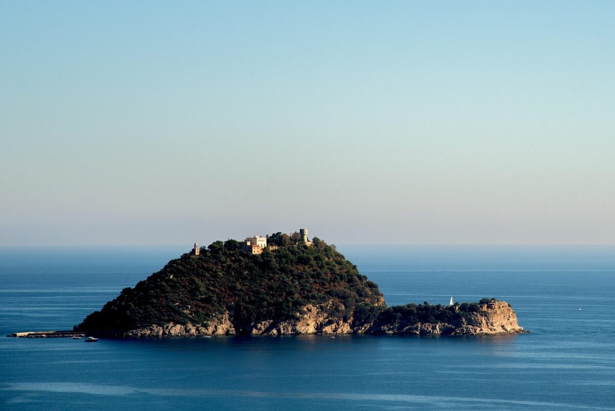 Isola, Gallinara Isola, Gallinara