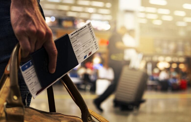 Aeroporto, Documenti