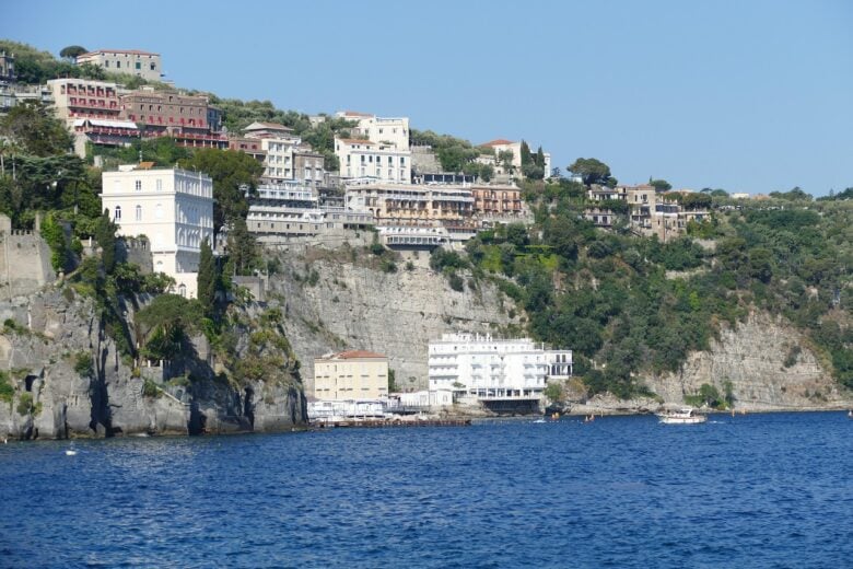 Hotel, Italia