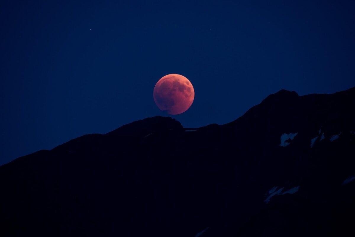 Luna, Rossa Luna, Rossa