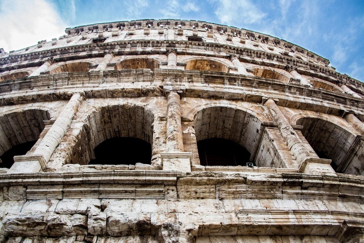 Monumenti, Italia