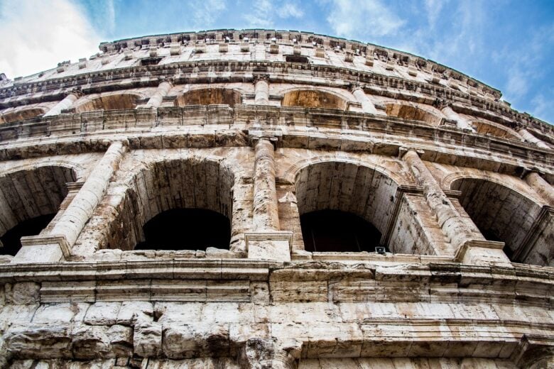 Monumenti, Italia
