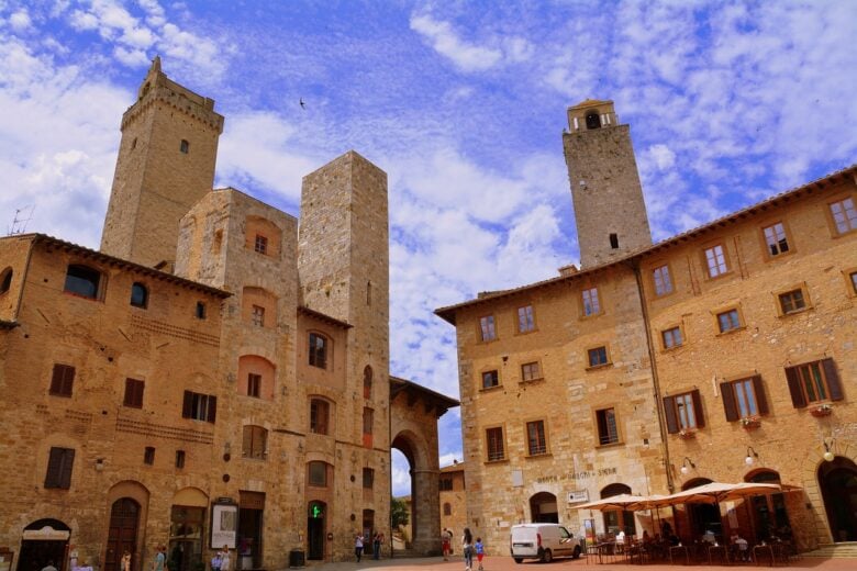 Palazzi, Italia