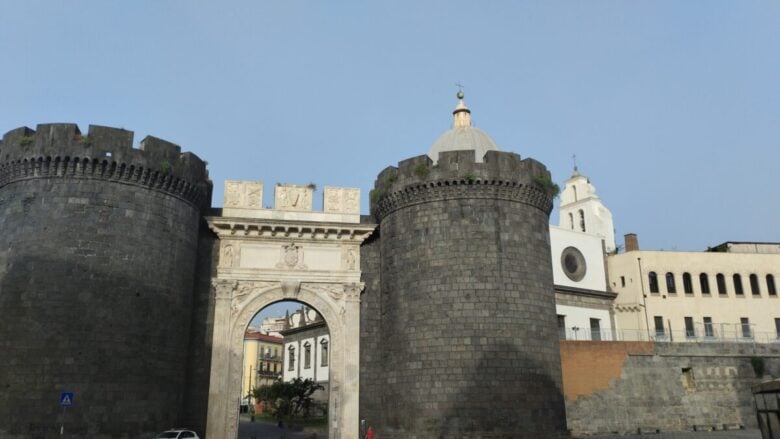 porta-capuana-naples