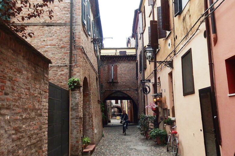 ferrara via delle volte
